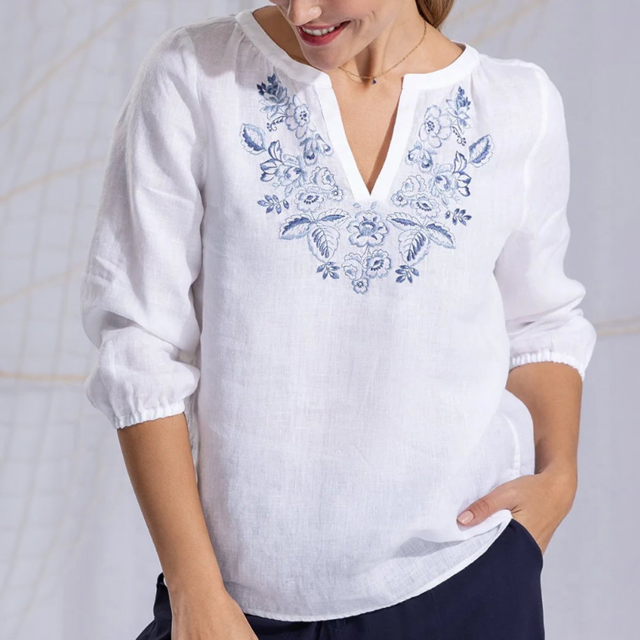 Leinenbluse mit Stickerei und 3/4 Arm - 11/weiß
