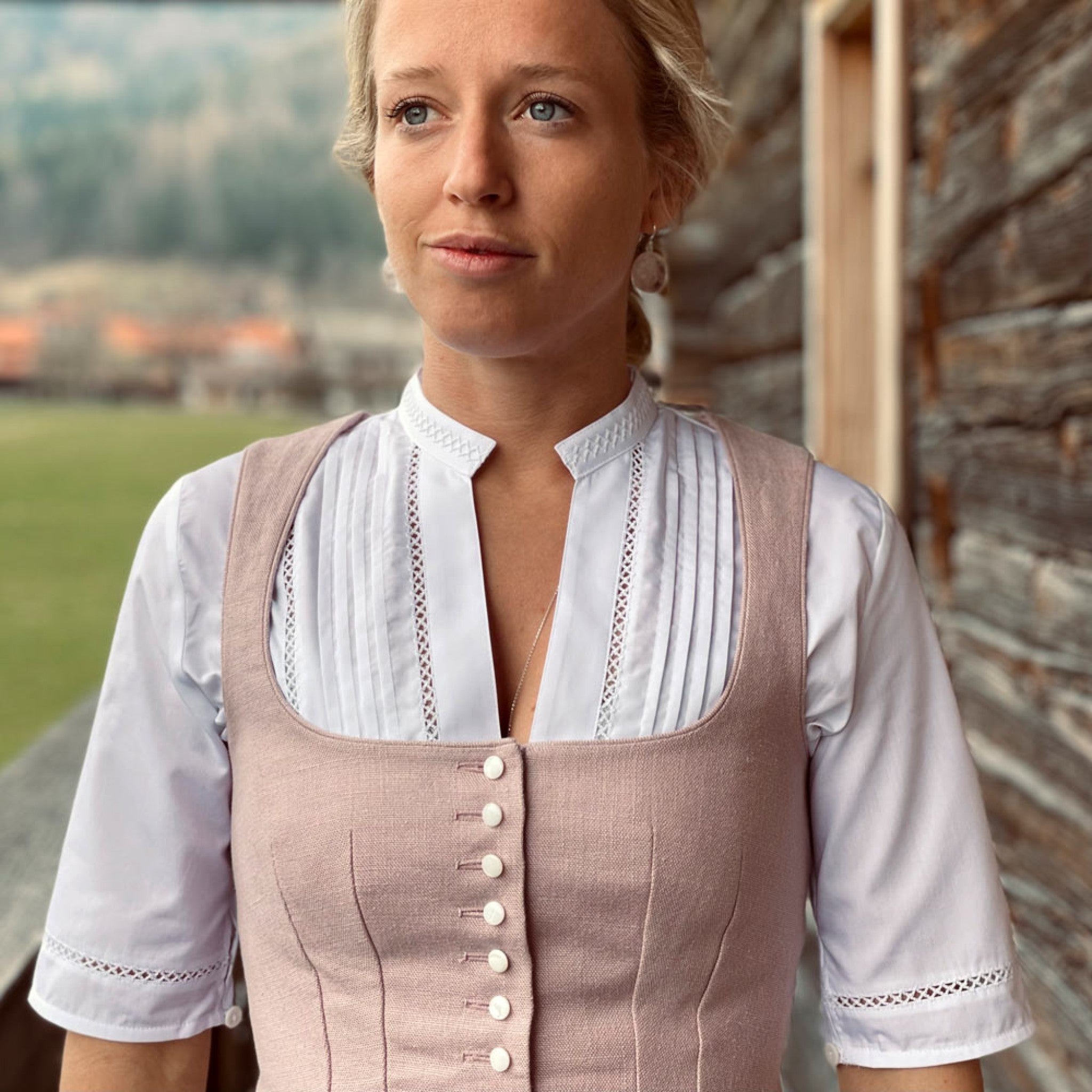 Dirndlbluse Kurzarm mit Biesen und Kr - 11/weiß