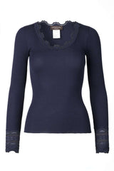 Langarmshirt mit Spitzenausschnitt