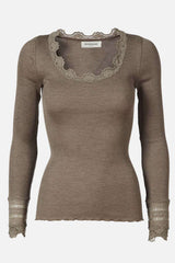 Langarmshirt mit Spitzenausschnitt