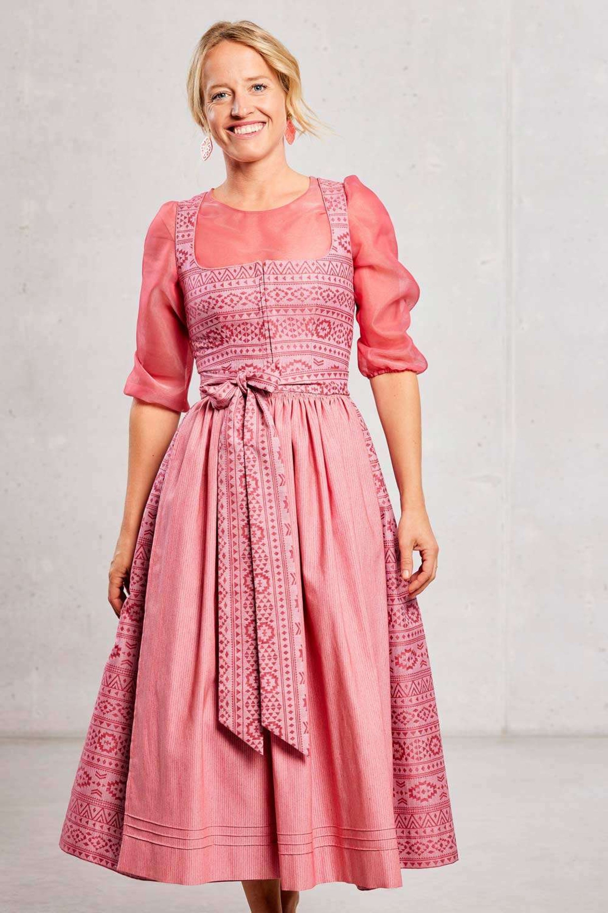 BellaSusi Dirndl EMILIA mit ZickZack