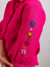 Bluse mit Blumenmuster am Ärmel