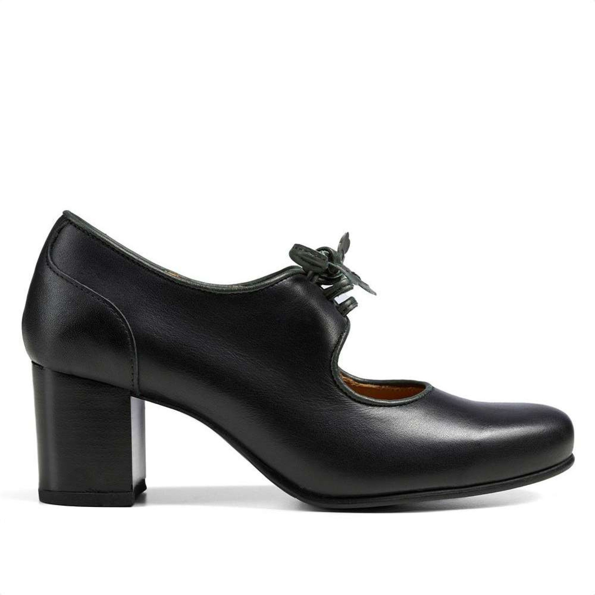 Pumps SASSI mit Ristschnürung