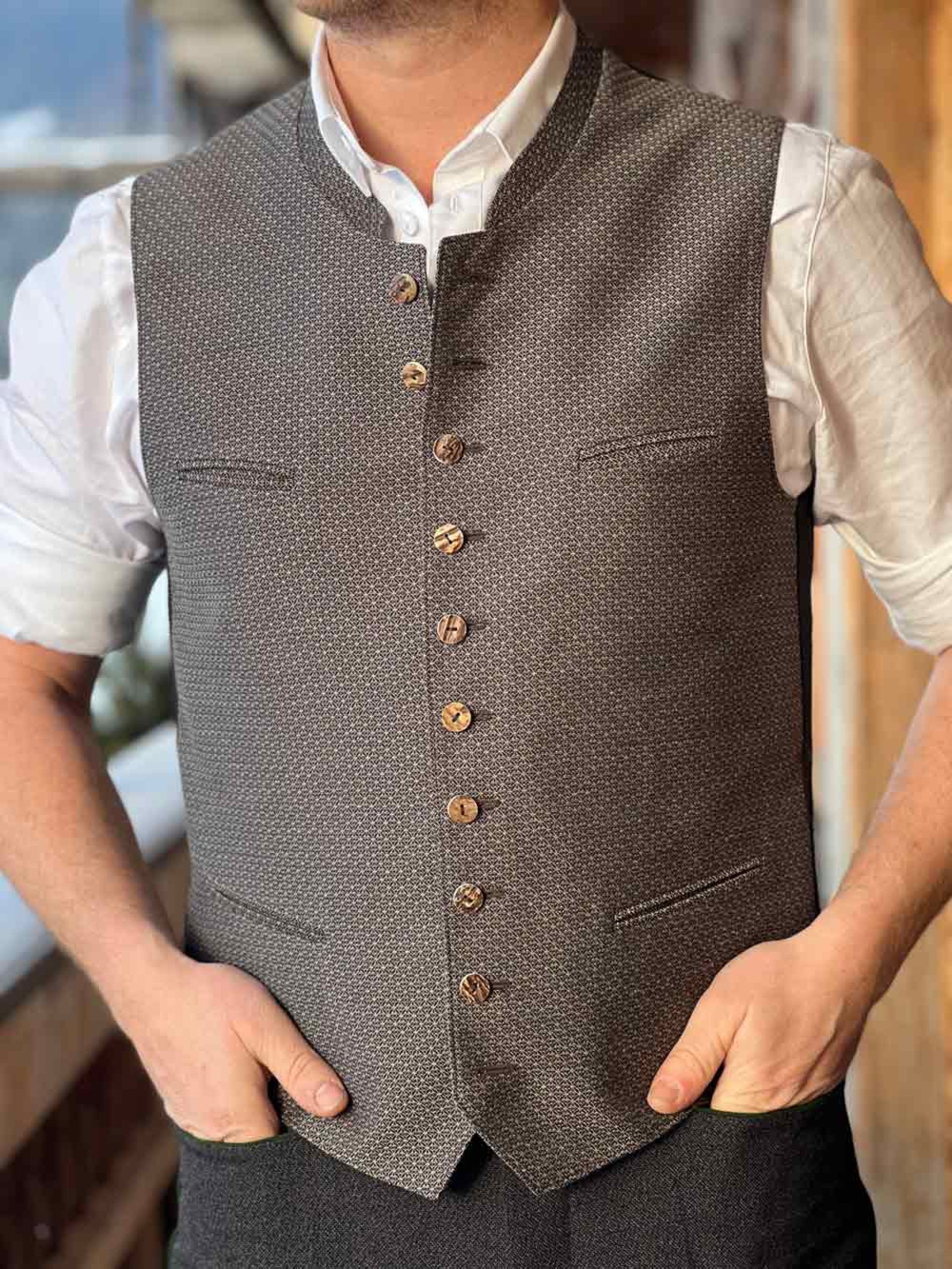 Handgmacht |Weste SALZBURG m. Paspoltaschen