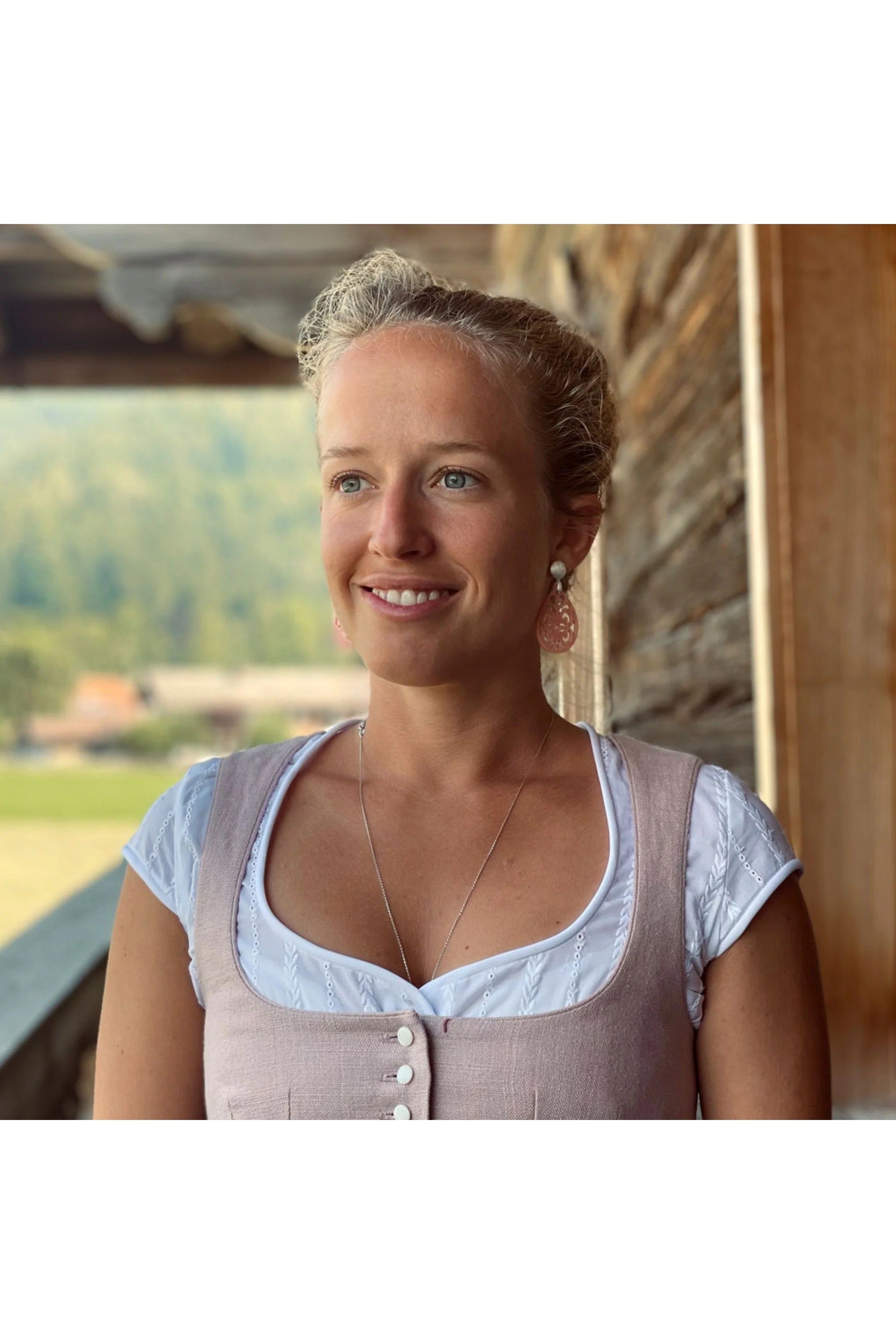 Dirndlbluse mit Stickereioptik Flügel - 11/weiß