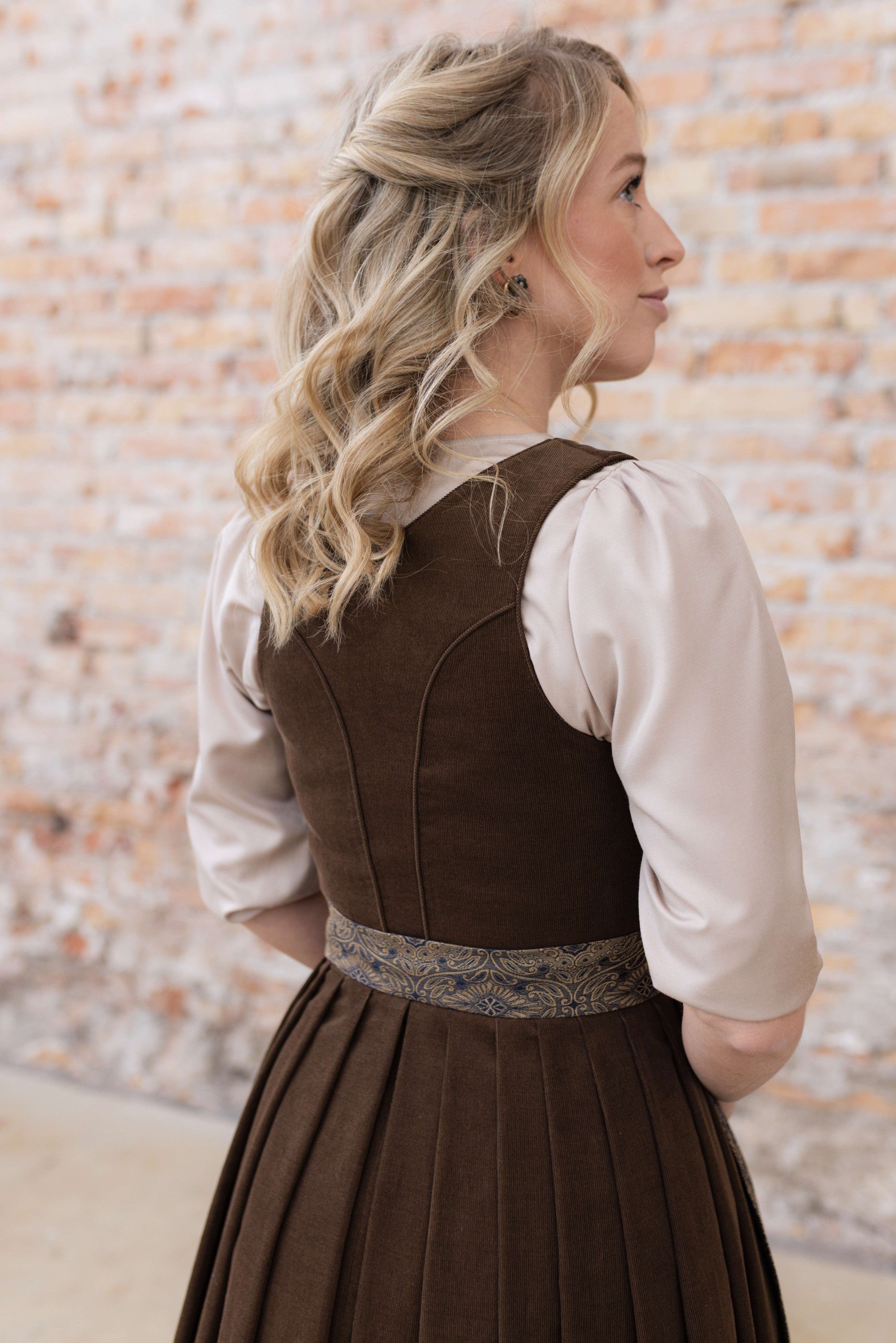 Cord Dirndl EVA (inkl. Schürze)