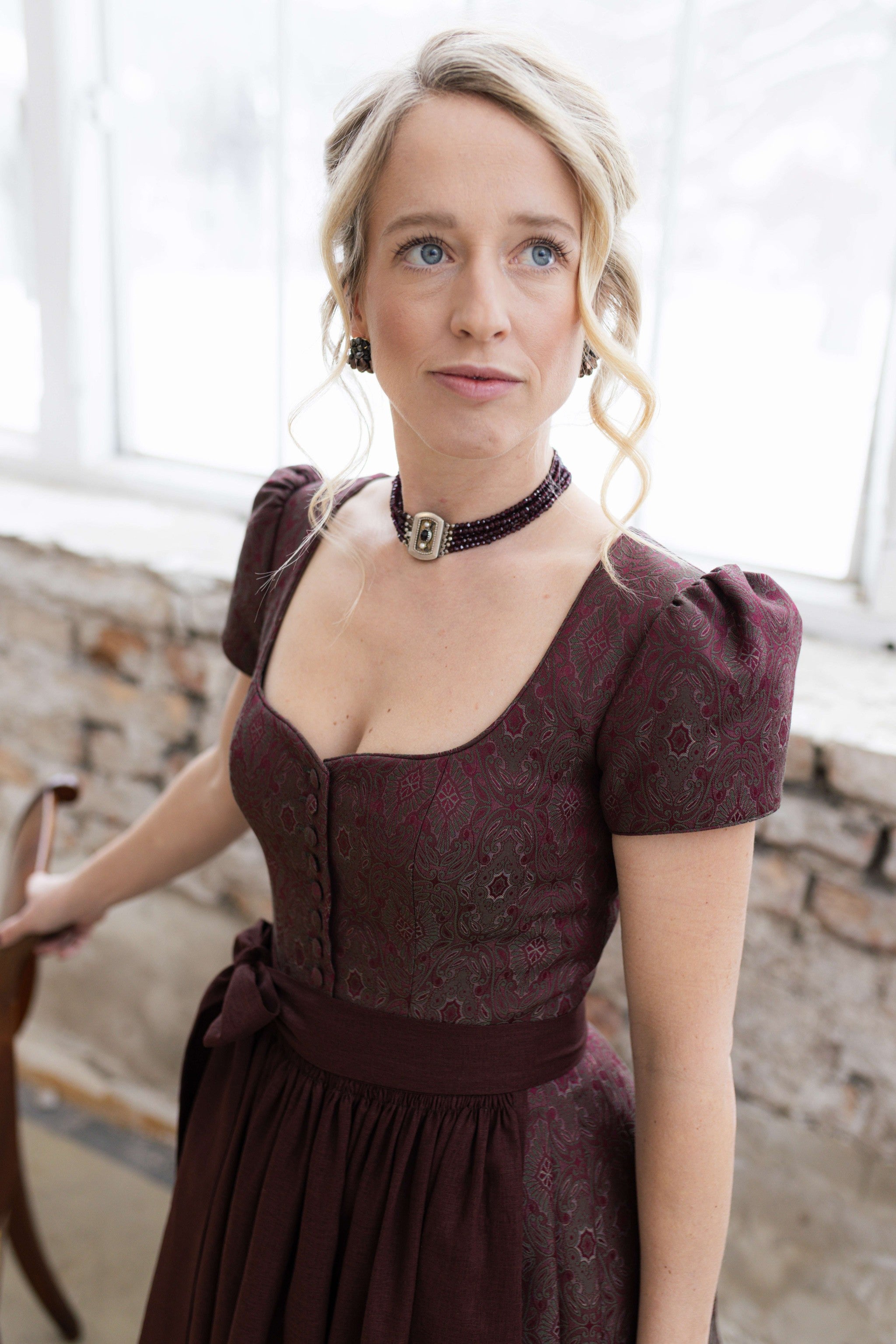 Ärmel Dirndl MAJA (inkl. Schürze)