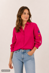 Bluse mit Blumenmuster am Ärmel
