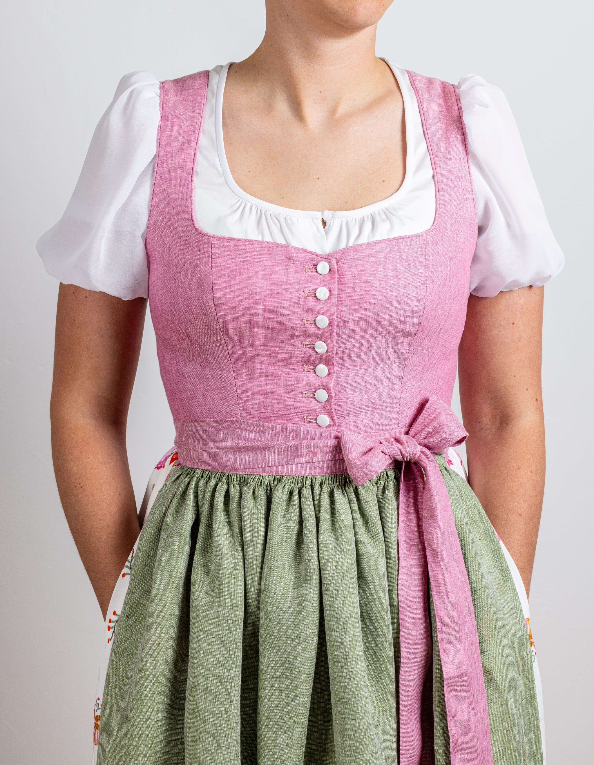 Dirndlbluse | Rundhalsausschnitt