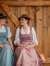 Dirndlbluse mit V-Ausschnitt  3/4 Arm