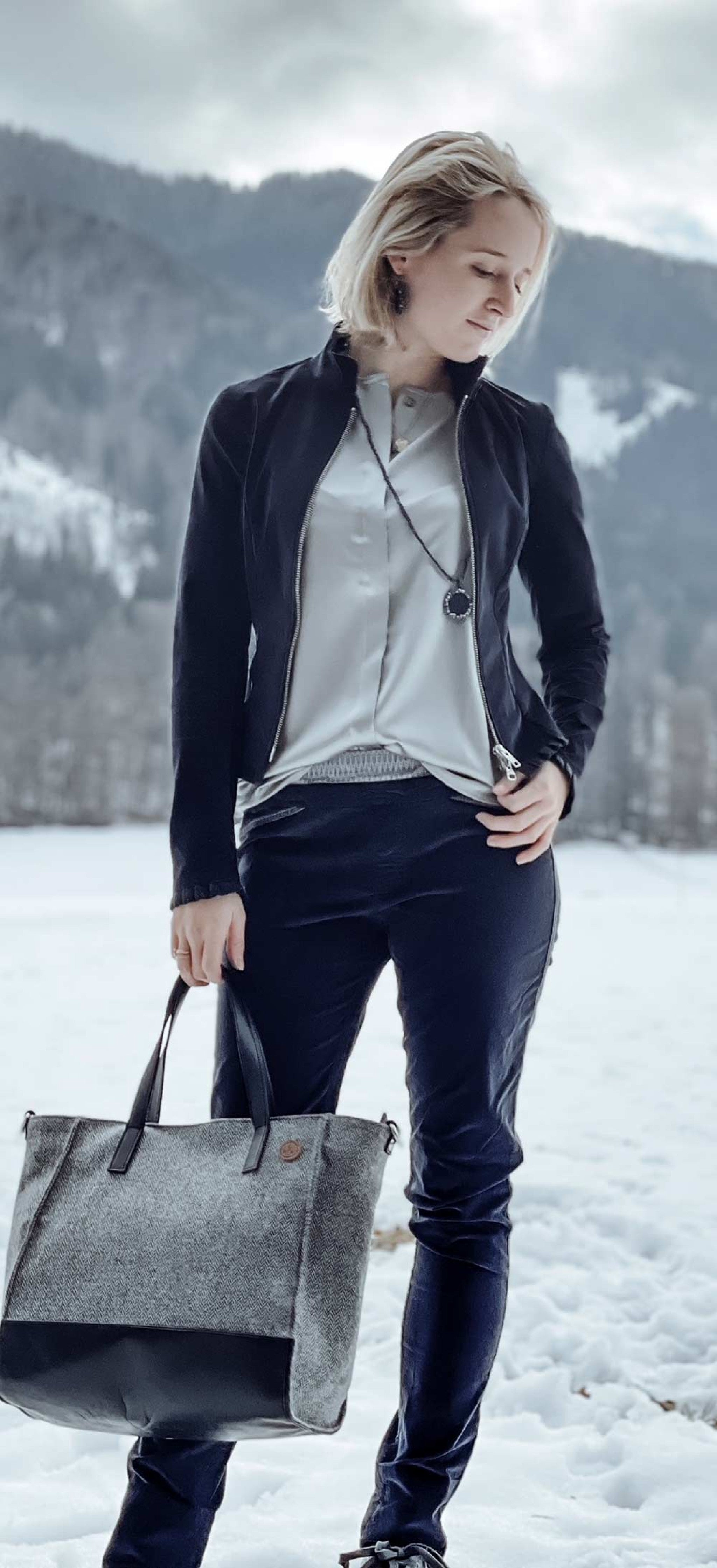 Seidenbluse mit verdeckter Knopfleist - silber/sil