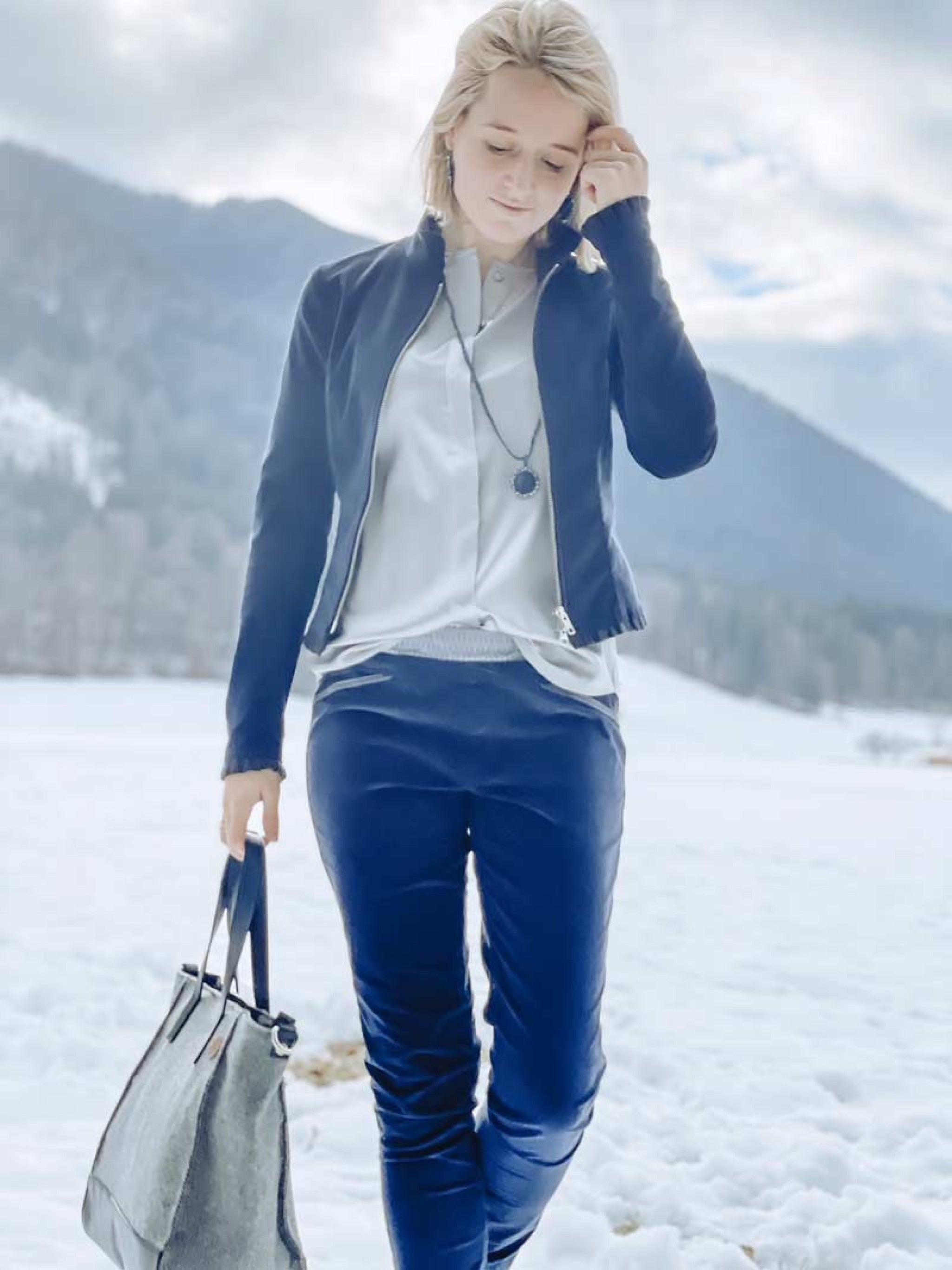 Seidenbluse mit verdeckter Knopfleist - silber/sil