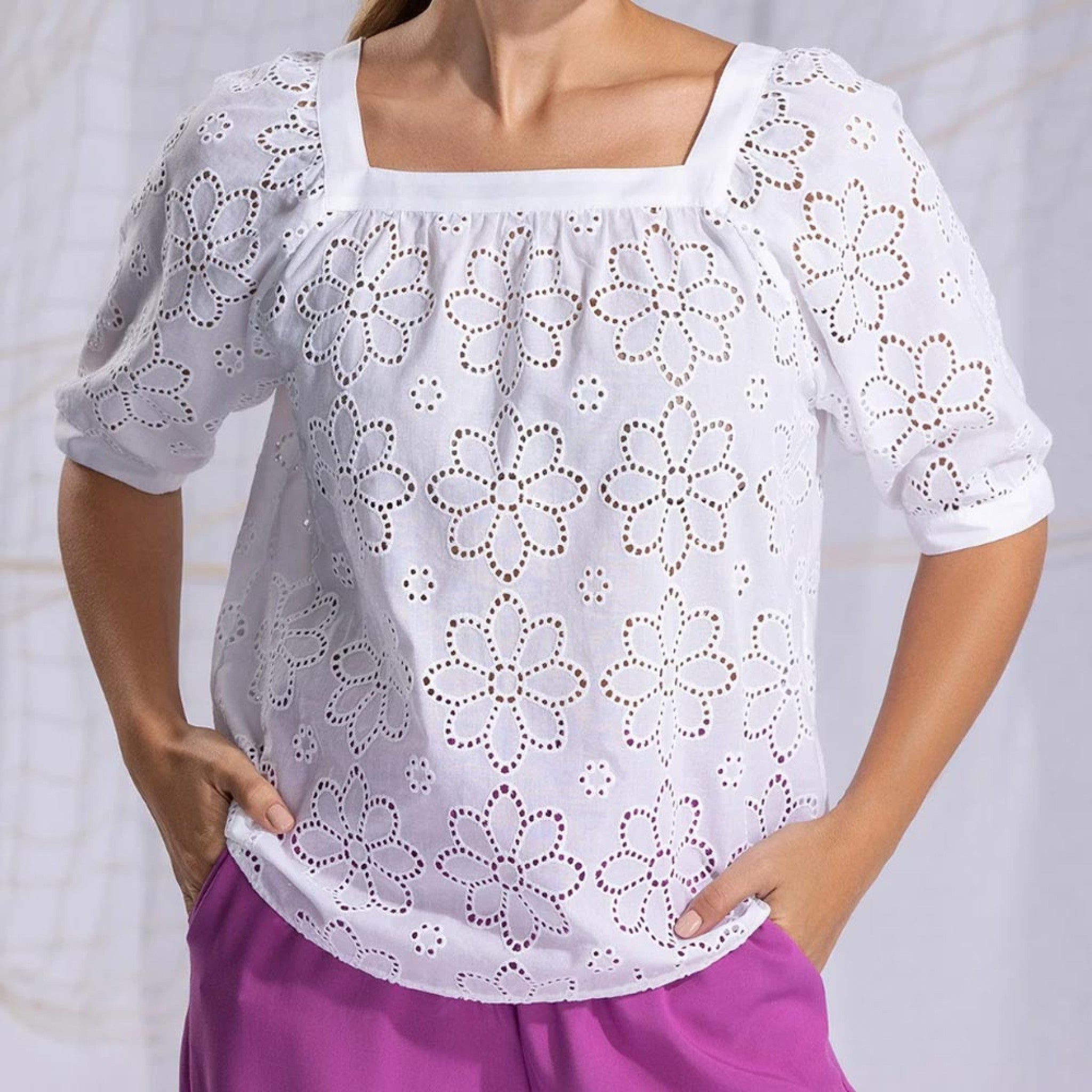 Bluse Kurzarm mit Lochstickerei - 11/weiß