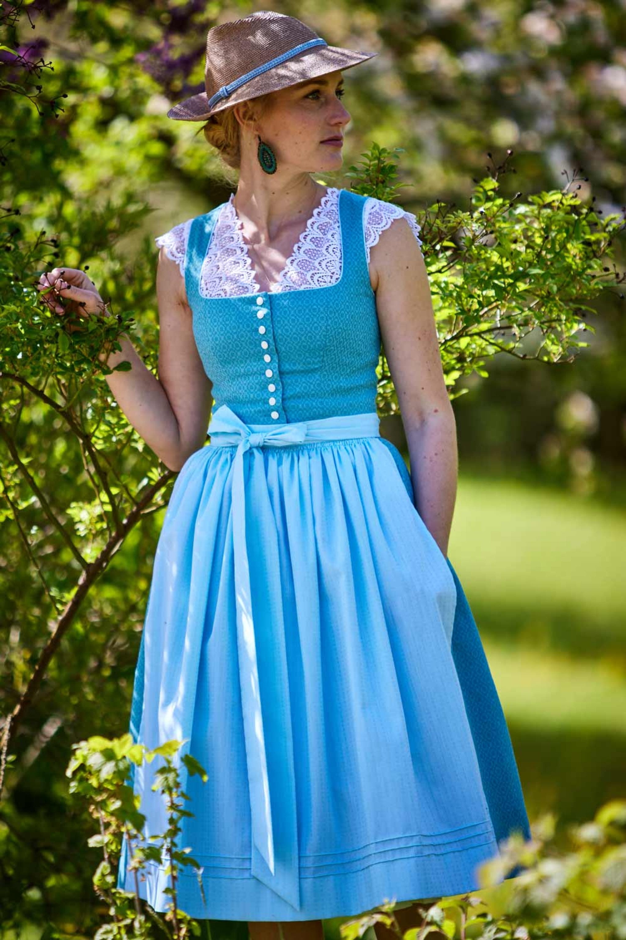 Handgmacht | Dirndl FANNY gewebte Raute