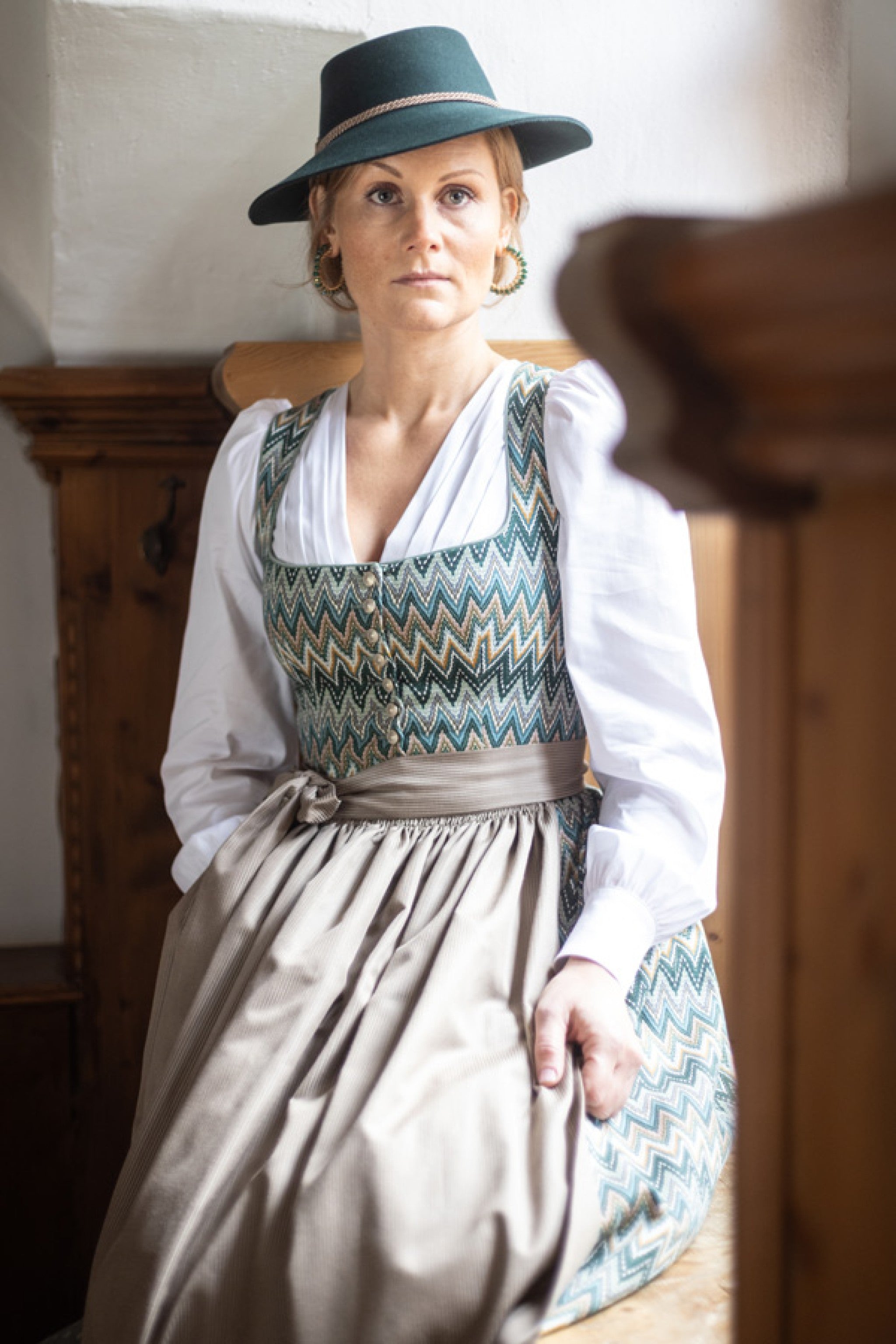 Handgmacht | Dirndl FANNY mit ZickZack