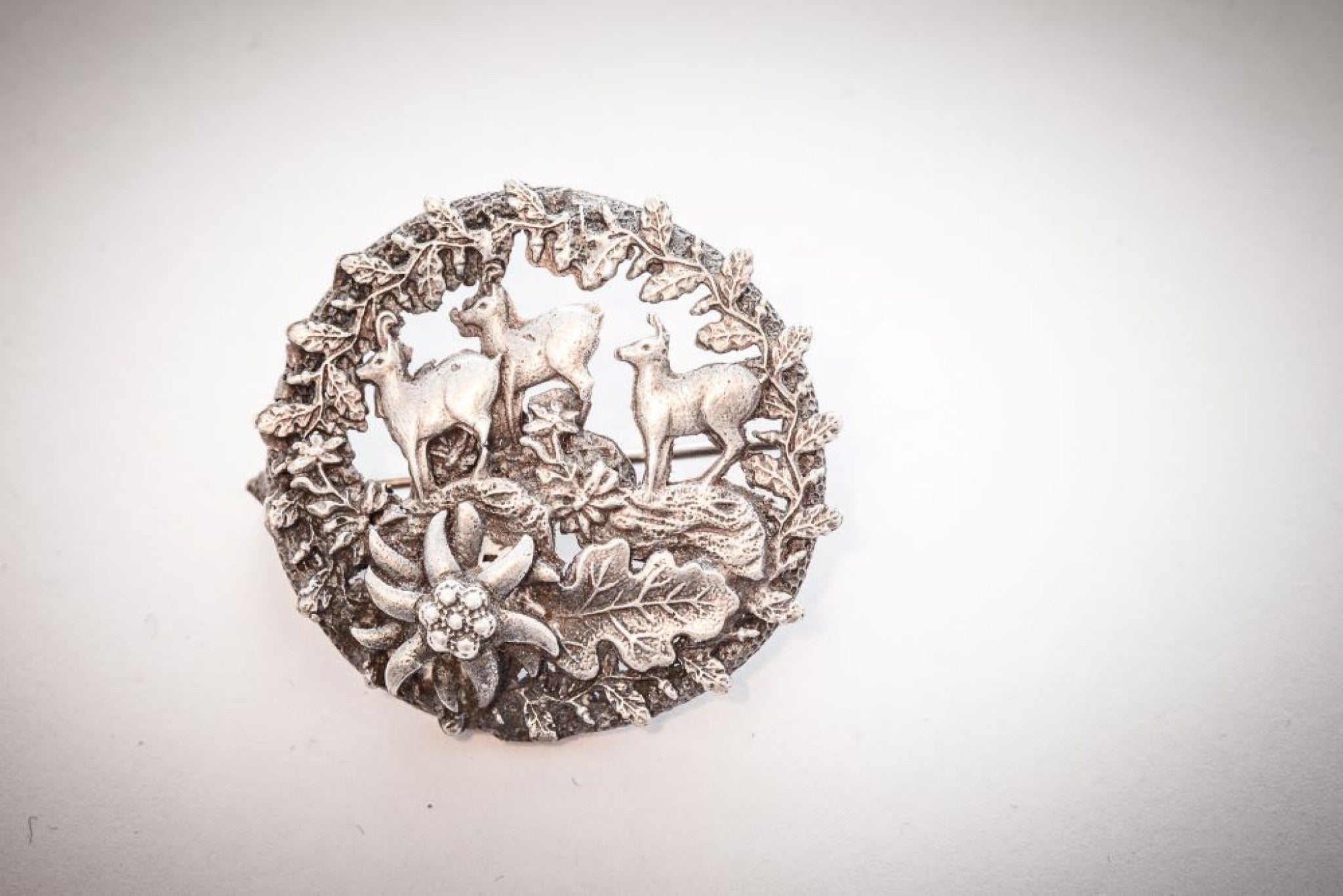 Gemsen D3,2cm Neusilber - neusilber/neusilber