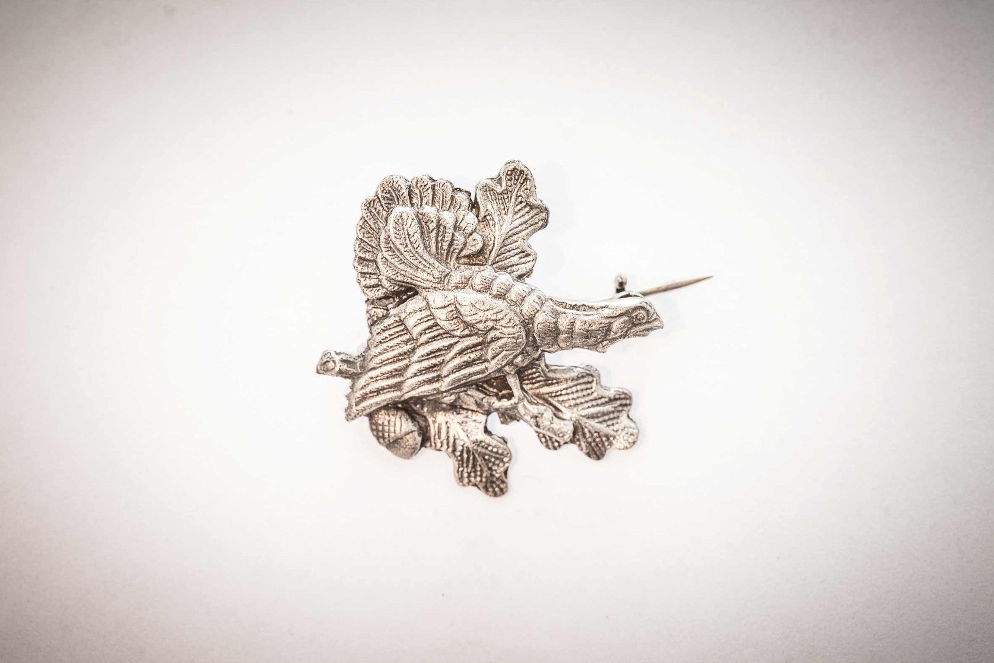 Auerhahn 2,8 x 3cm (Neusilber) - neusilber/neusilb