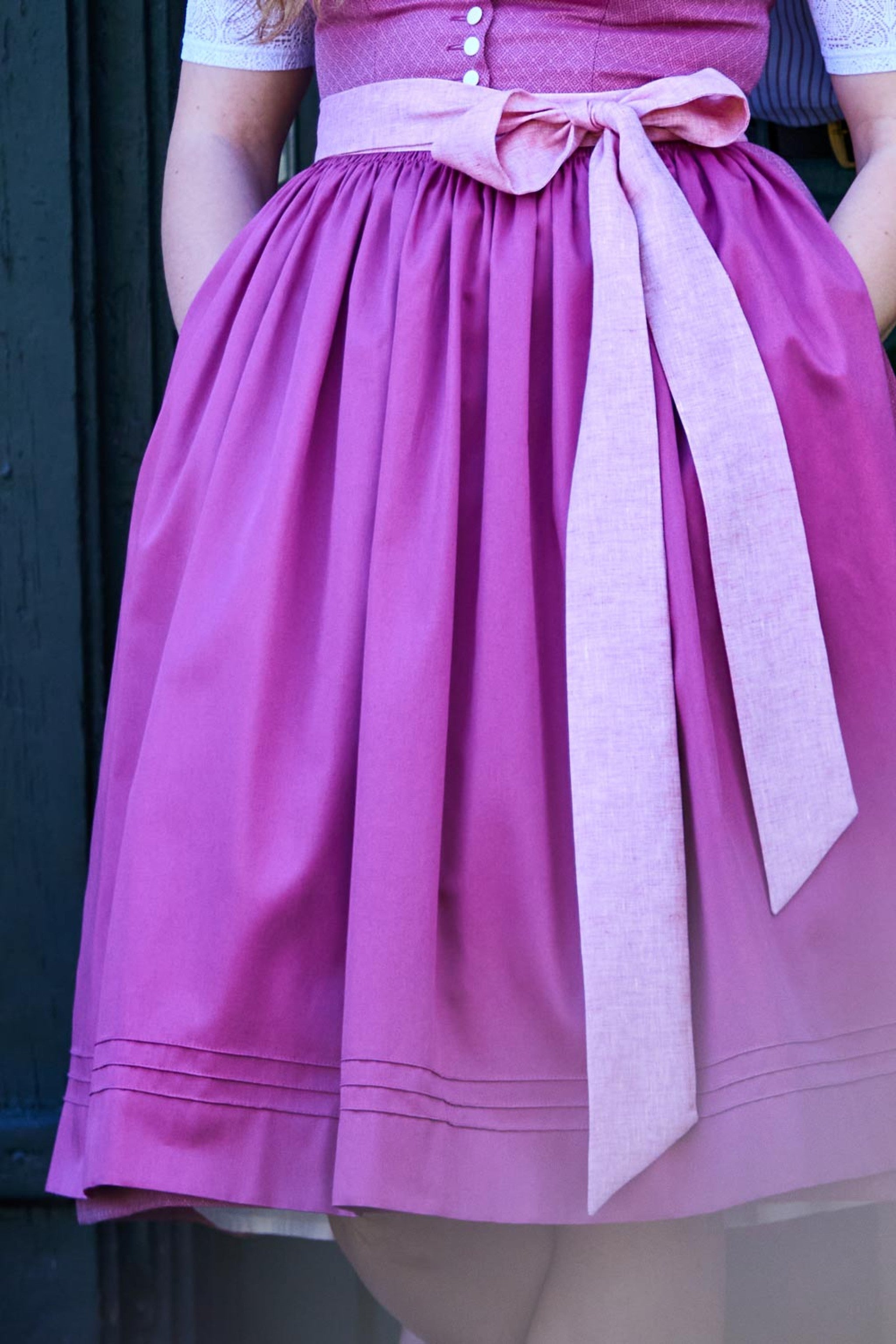 Handgmacht | Dirndlschürze mit Leinen - rosa/rosa