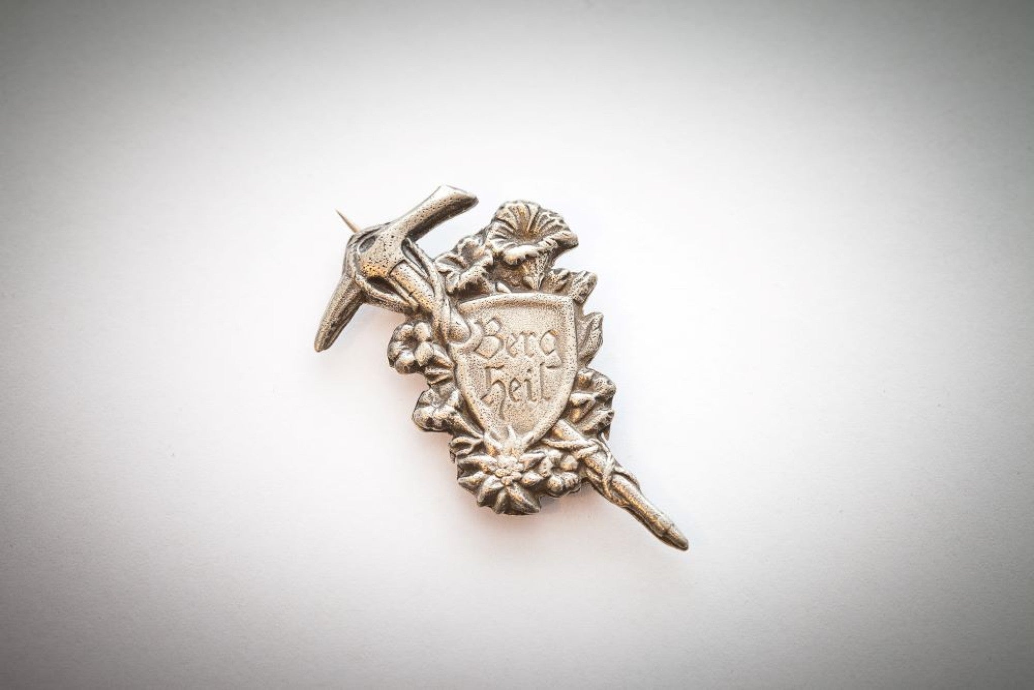 Anstecknadel Berg heil 2,6 x 4,7cm